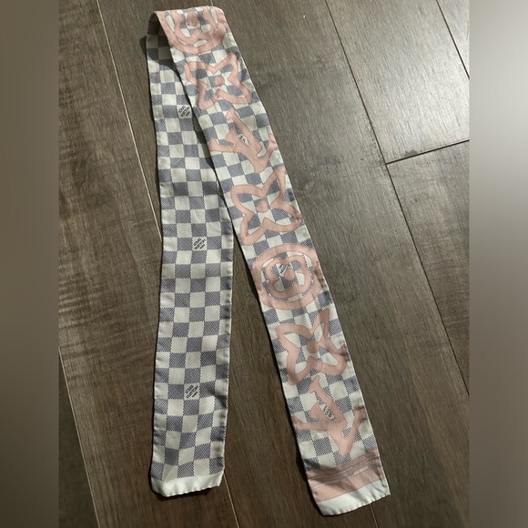 Louis Vuitton Tahitian Print twilly scarf - Picture 3 of 3